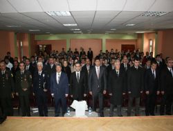 Yürekler Atatürk için attı